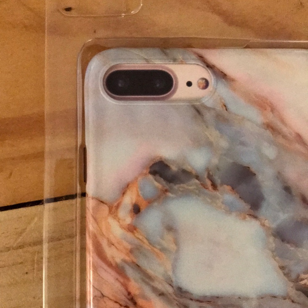 iPhone 7 plus case - Picture 2 of 3